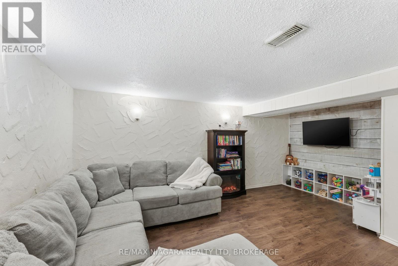 8102 Lamont Avenue, Niagara Falls (Chippawa), Ontario  L2G 6V5 - Photo 24 - X12940196