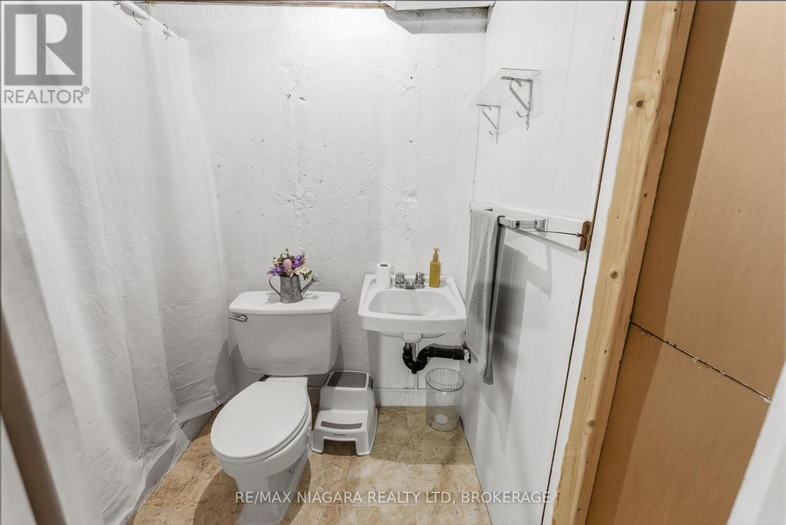 8102 Lamont Avenue, Niagara Falls (Chippawa), Ontario  L2G 6V5 - Photo 27 - X12940196