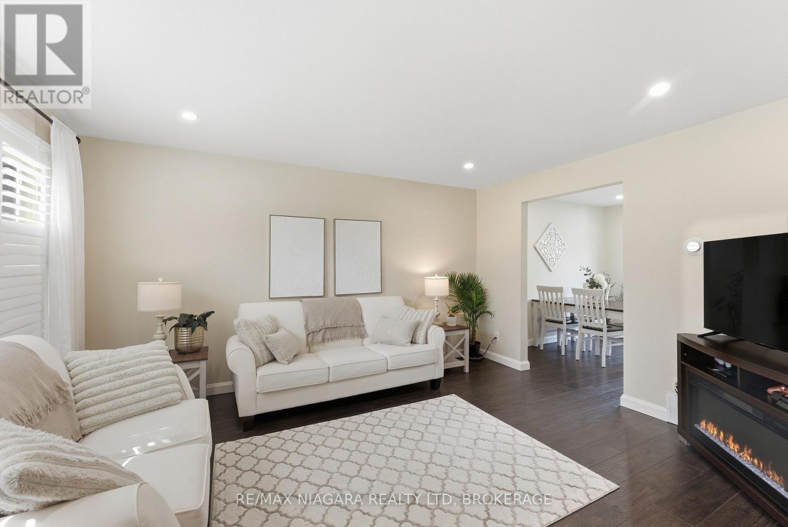 8102 Lamont Avenue, Niagara Falls (Chippawa), Ontario  L2G 6V5 - Photo 5 - X12940196