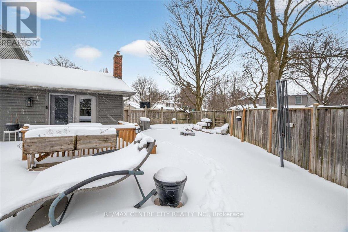 Photo 41 of 46 for 45 Chaucer Road