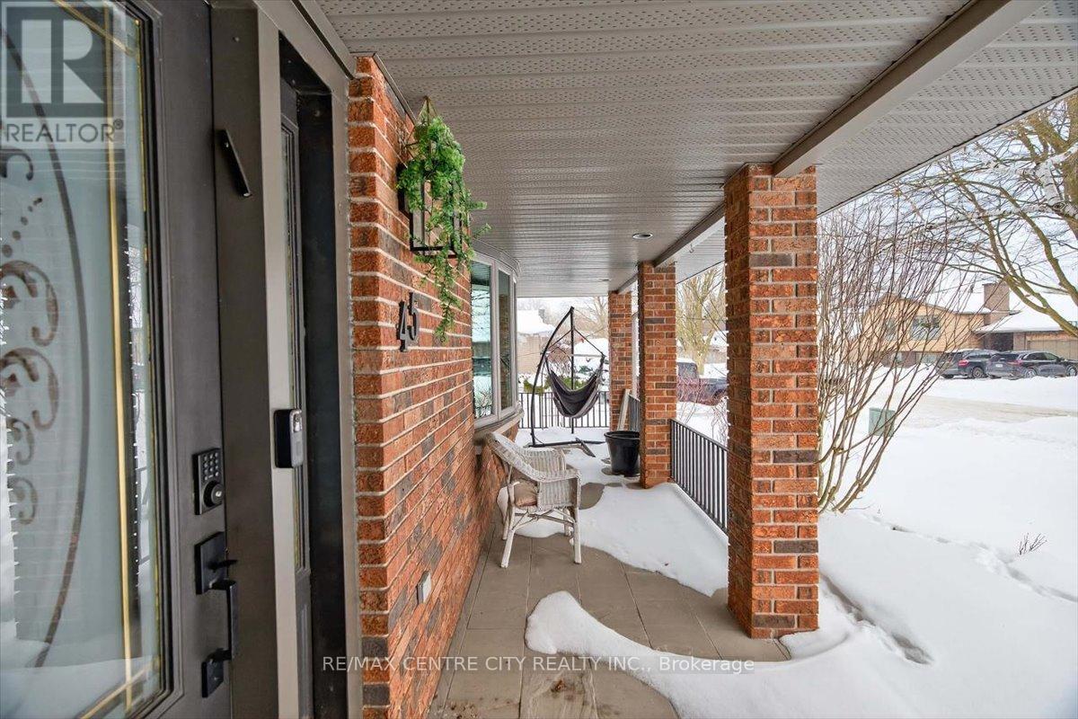 Photo 6 of 46 for 45 Chaucer Road