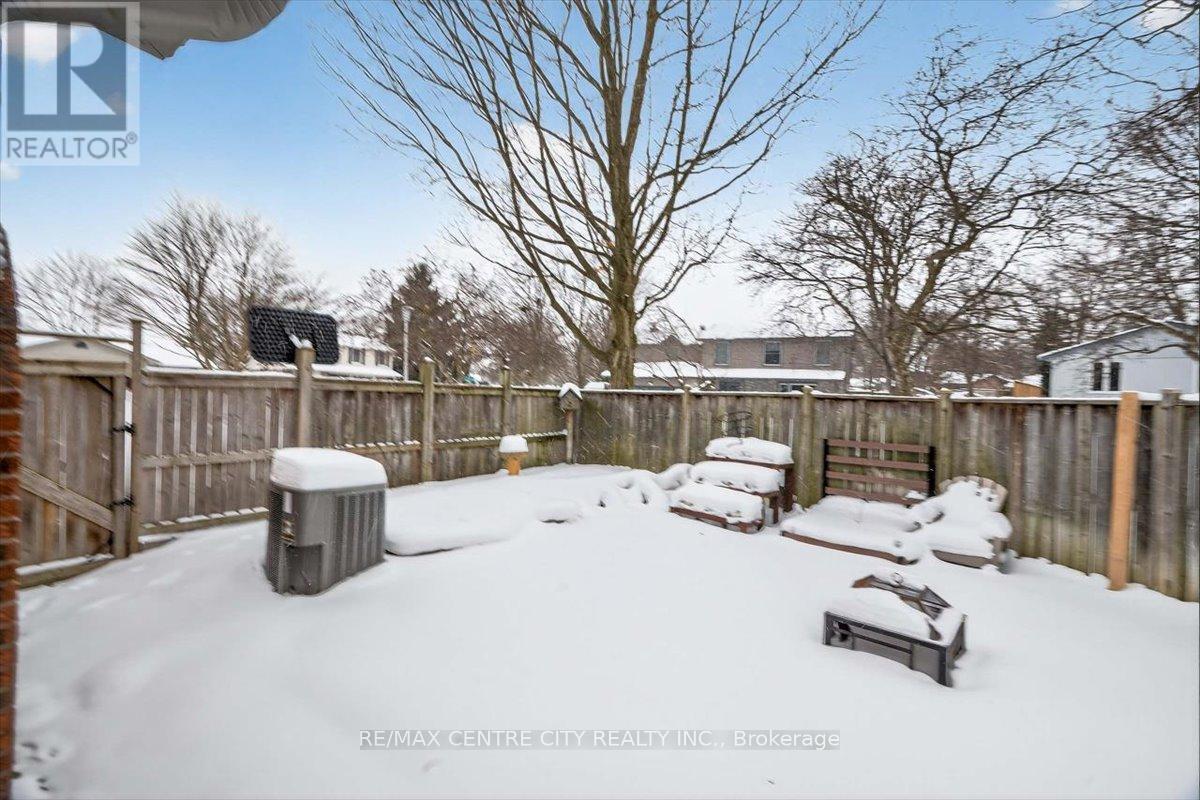 45 Chaucer Road, London South, Ontario  N6K 1V4 - Photo 38 - X12761752