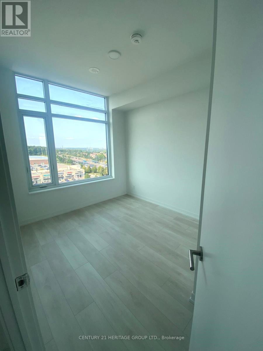 803 - 8 Beverley Glen Boulevard, Vaughan, Ontario  L4K 0L5 - Photo 4 - N12940268