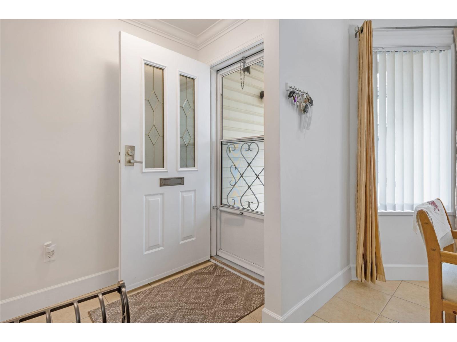 19 9971 151 Street, Surrey, British Columbia  V3R 9N6 - Photo 2 - R3104882