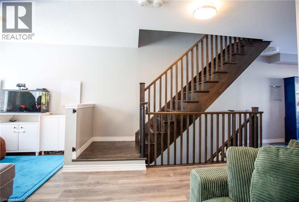 18 England Terrace, Stoney Creek, Ontario  L8J 0G4 - Photo 13 - 40802555