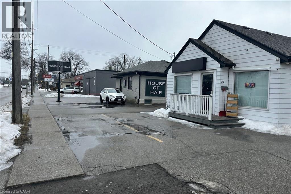 36 Charing Cross Street, Brantford, Ontario  N3R 2H2 - Photo 3 - 40806789