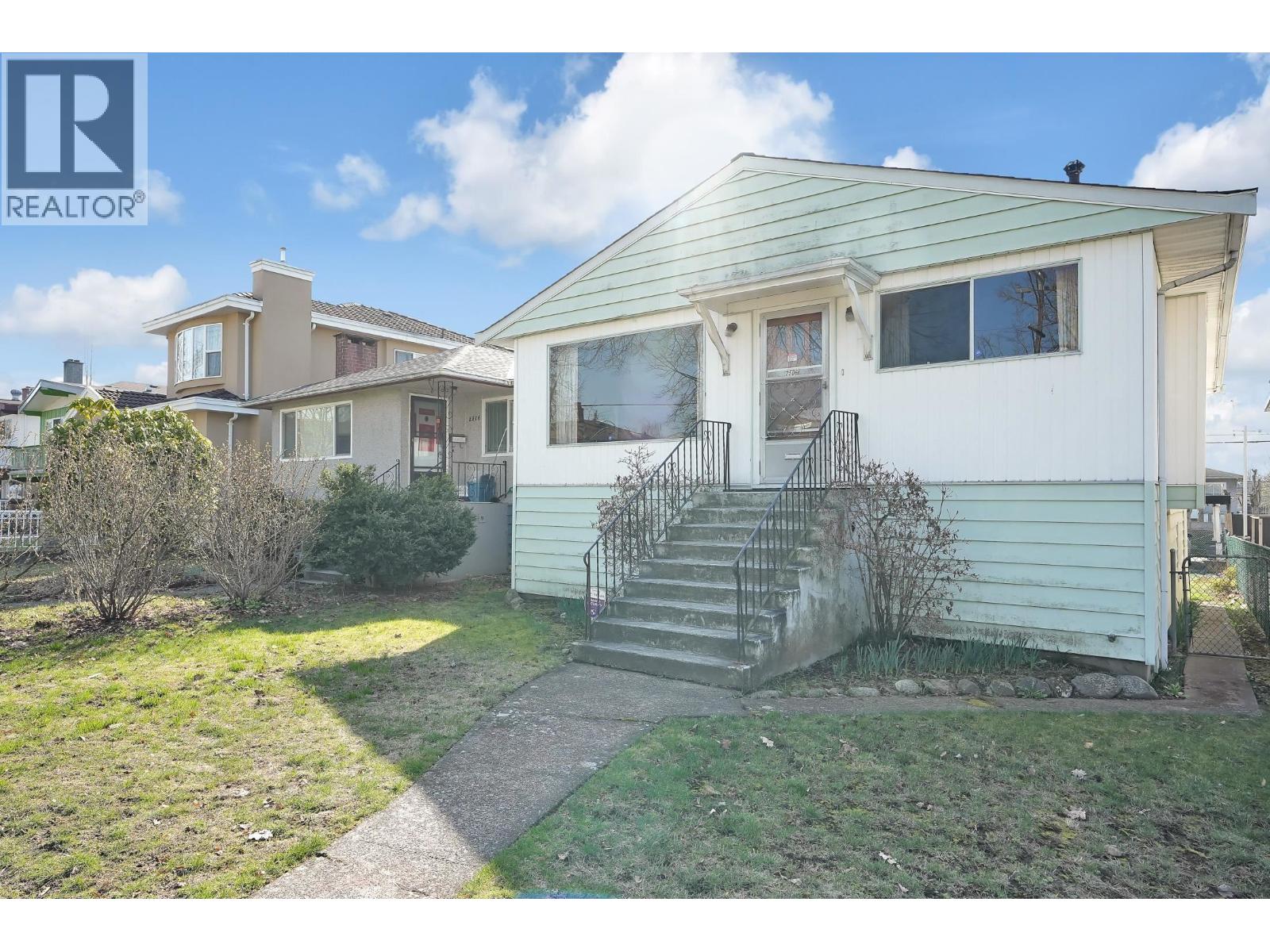 2506 E 45TH AVENUE, Vancouver, British Columbia