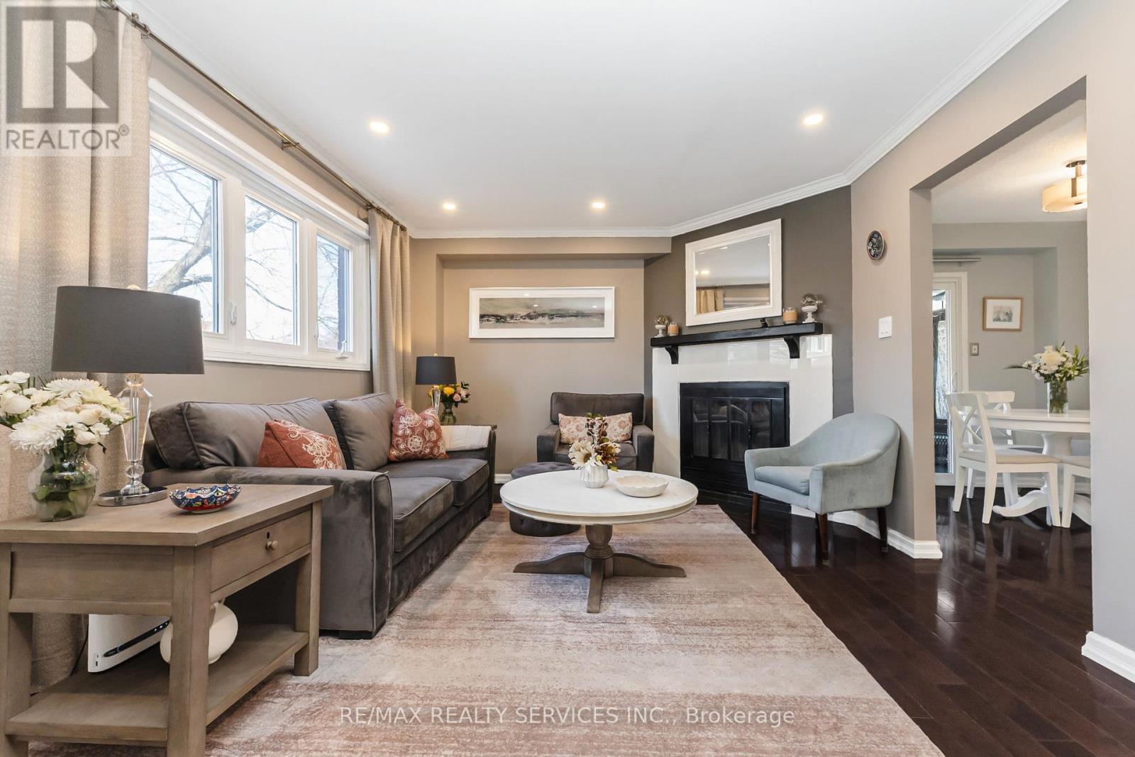 4 Scribner Court, Brampton, Ontario  L6Z 2N1 - Photo 10 - W12940156