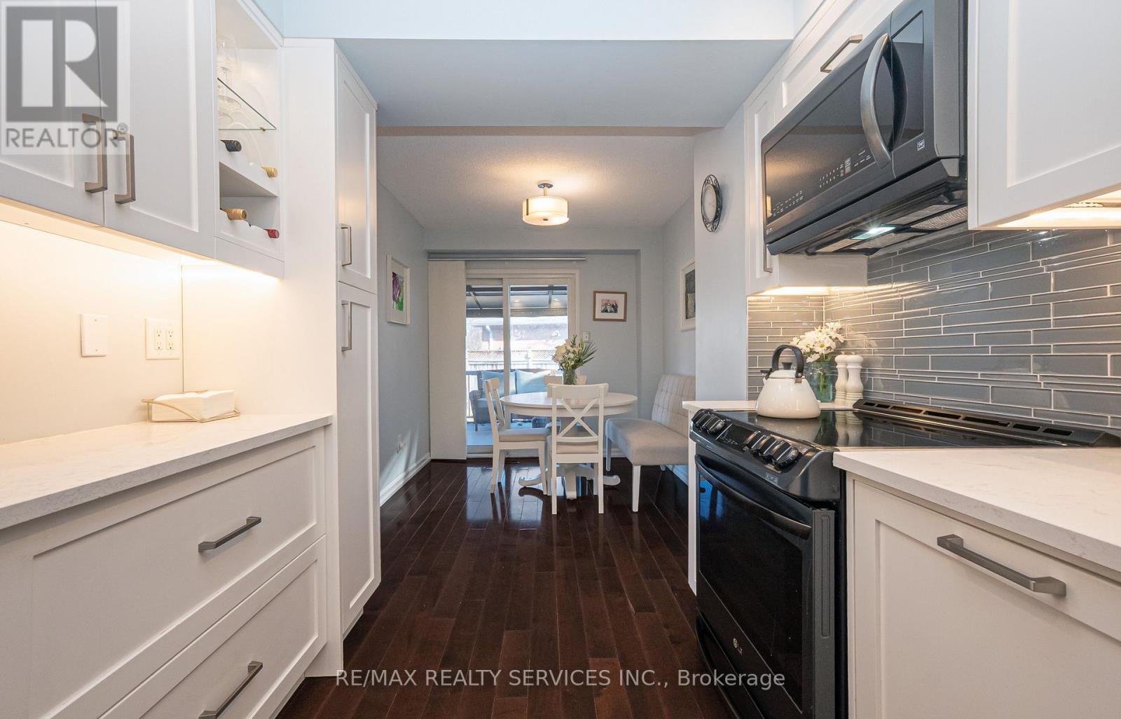 4 Scribner Court, Brampton, Ontario  L6Z 2N1 - Photo 14 - W12940156