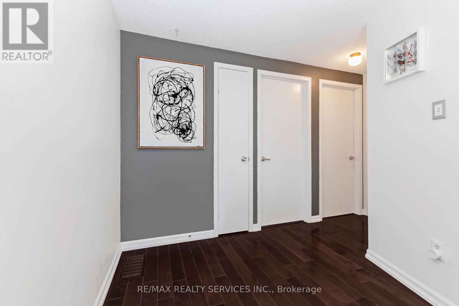 4 Scribner Court, Brampton, Ontario  L6Z 2N1 - Photo 22 - W12940156