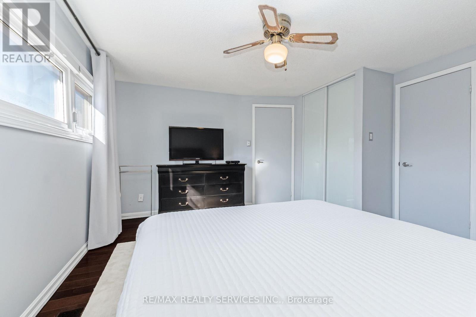 4 Scribner Court, Brampton, Ontario  L6Z 2N1 - Photo 23 - W12940156