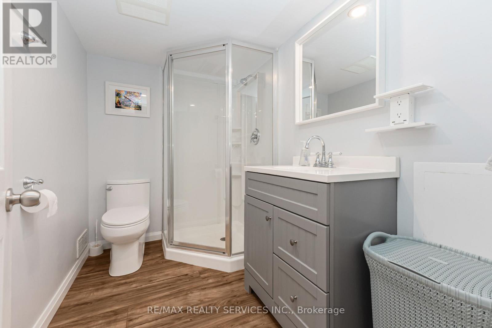 4 Scribner Court, Brampton, Ontario  L6Z 2N1 - Photo 38 - W12940156