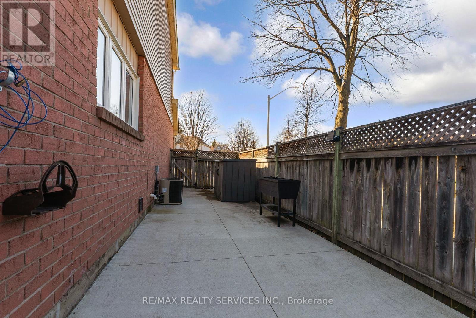 4 Scribner Court, Brampton, Ontario  L6Z 2N1 - Photo 44 - W12940156