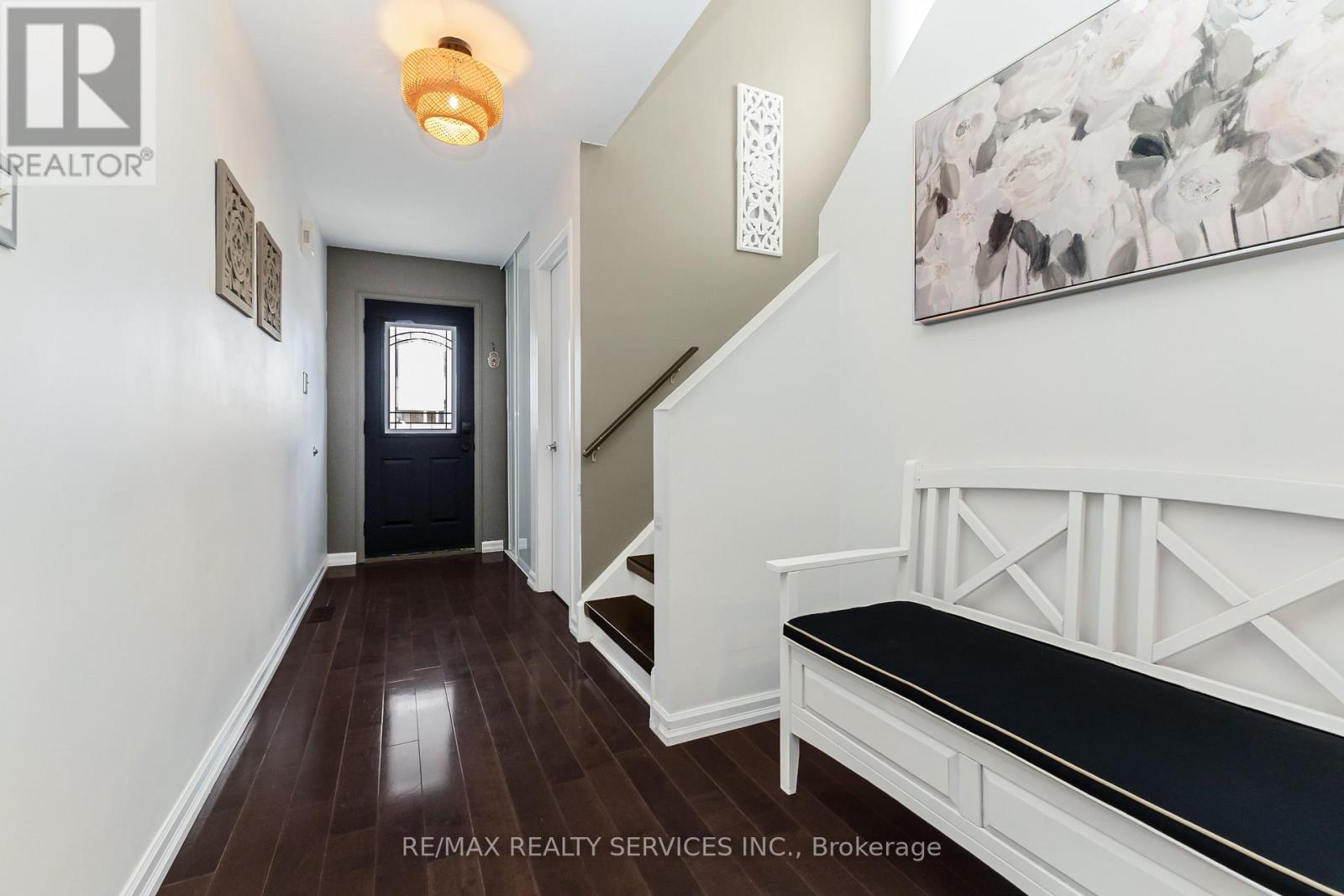 4 Scribner Court, Brampton, Ontario  L6Z 2N1 - Photo 8 - W12940156