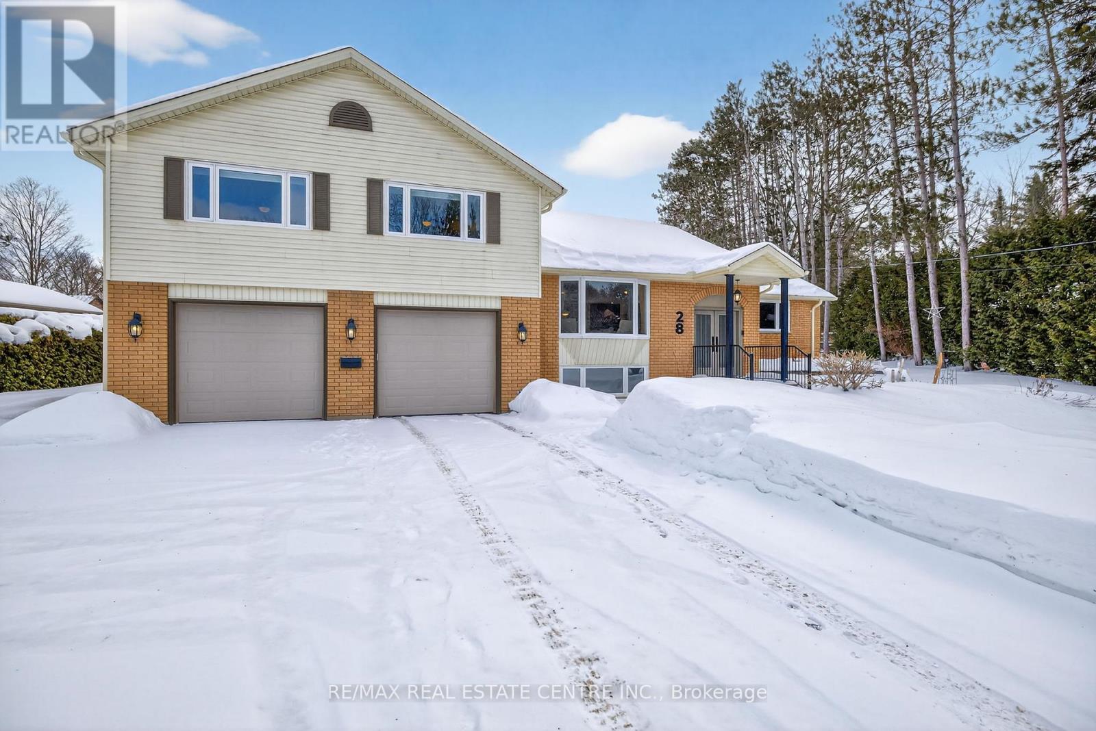 28 Starrview Crescent, Orangeville, Ontario  L9W 3B1 - Photo 2 - W12940182