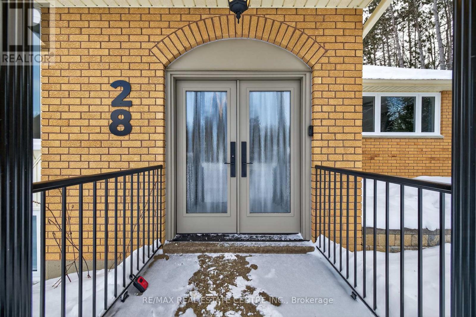 28 Starrview Crescent, Orangeville, Ontario  L9W 3B1 - Photo 5 - W12940182