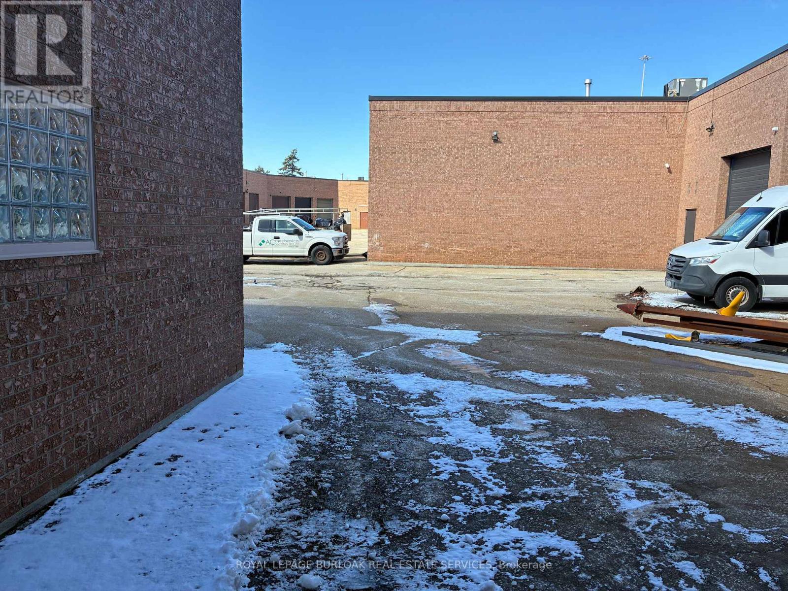 26 - 2861 Sherwood Heights Drive, Oakville, Ontario  L6J 7K1 - Photo 6 - W12940210