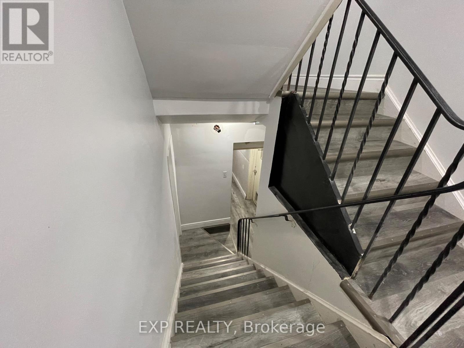 1 - 259 Lakeshore Road E, Mississauga, Ontario  L5G 1G8 - Photo 15 - W12940226