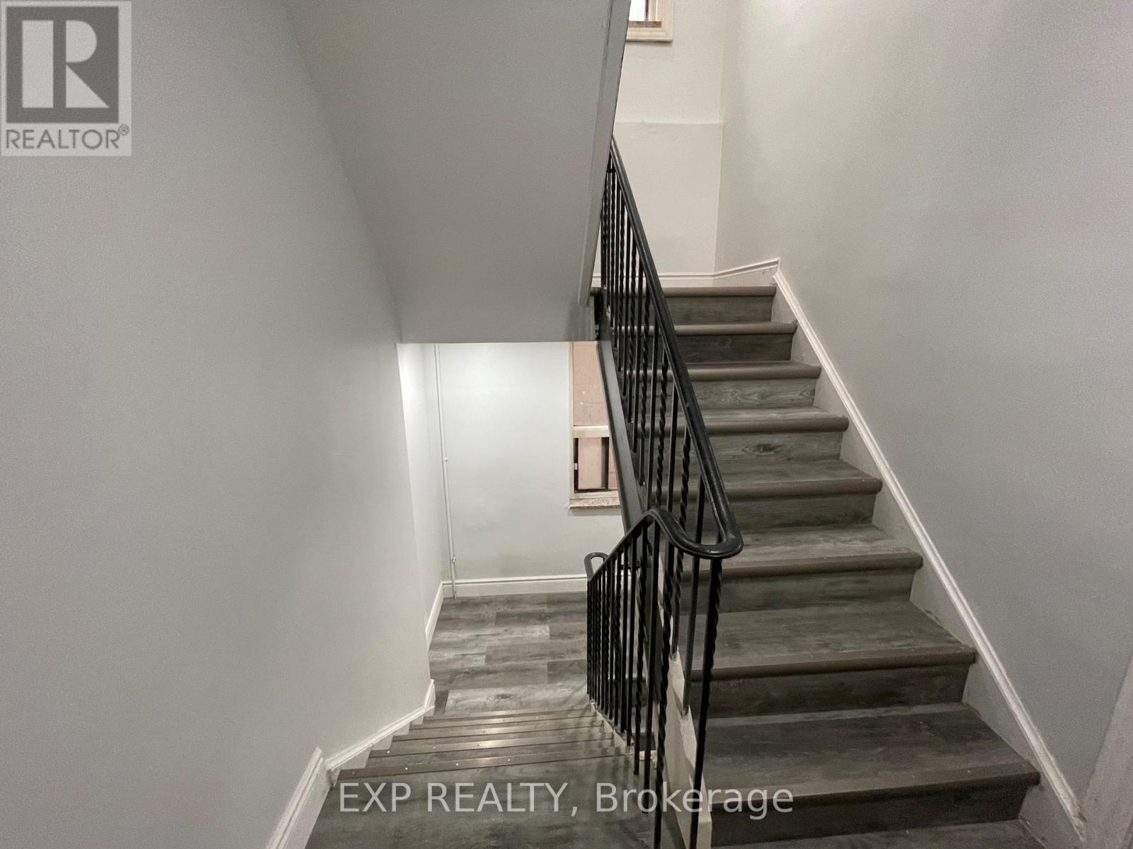 1 - 259 Lakeshore Road E, Mississauga, Ontario  L5G 1G8 - Photo 16 - W12940226