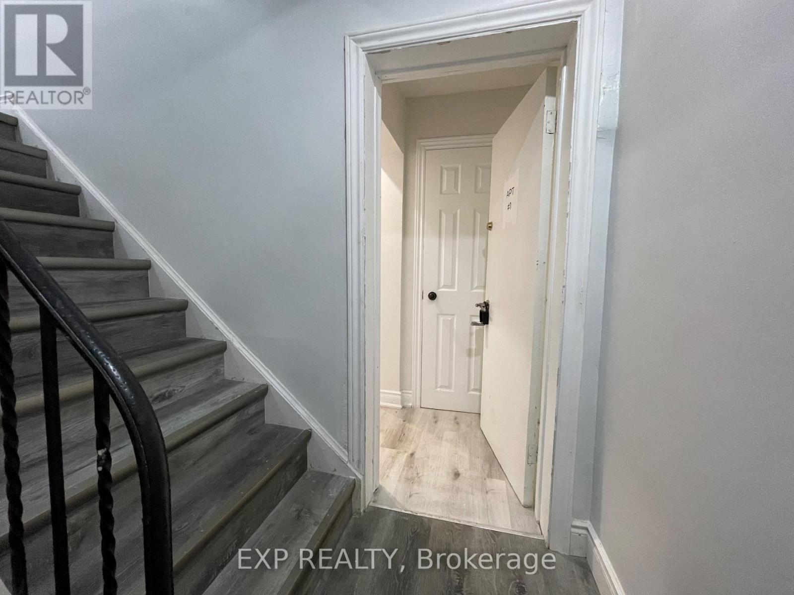 1 - 259 Lakeshore Road E, Mississauga, Ontario  L5G 1G8 - Photo 2 - W12940226