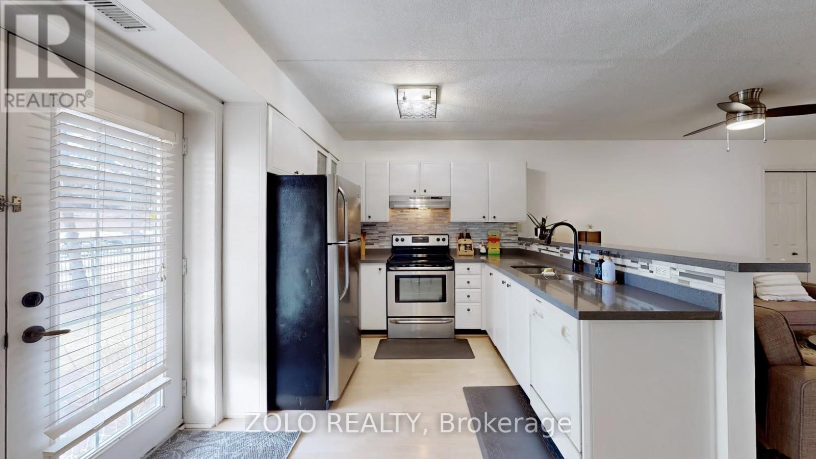 111 - 4003 Kilmer Drive, Burlington, Ontario  L7M 4M1 - Photo 6 - W12940238