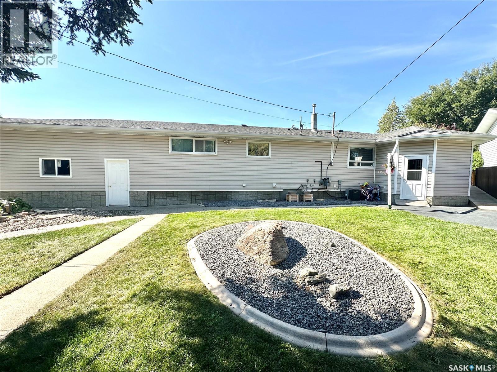 1222 96th Street, North Battleford, Saskatchewan  S9A 0H1 - Photo 19 - SK031727