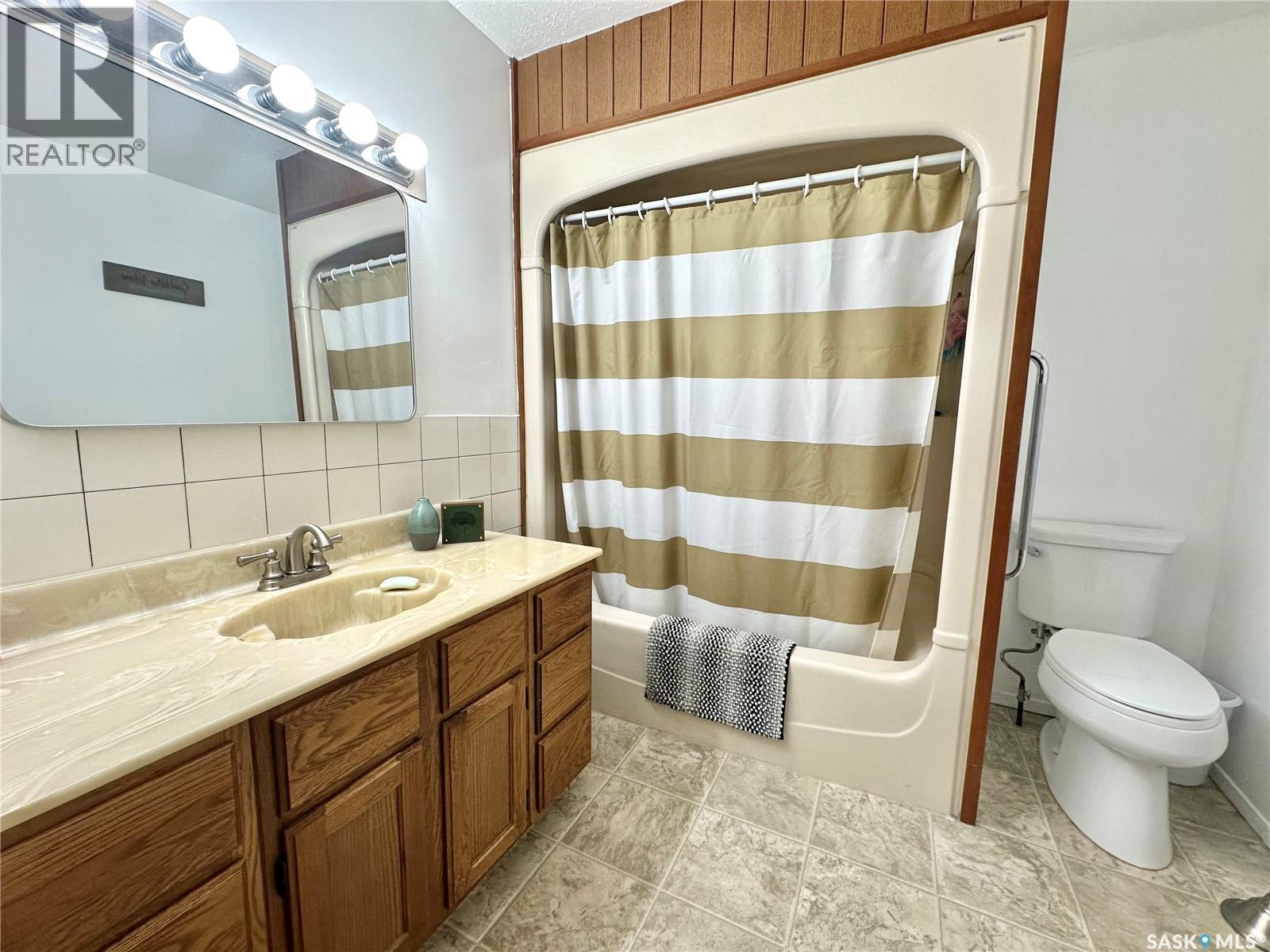 1222 96th Street, North Battleford, Saskatchewan  S9A 0H1 - Photo 8 - SK031727