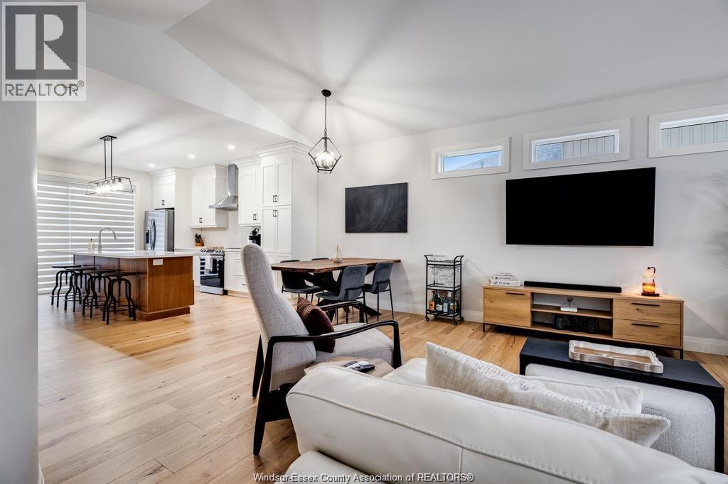 241 Robinson Avenue, Essex, Ontario  N8M 0A8 - Photo 4 - 26006643