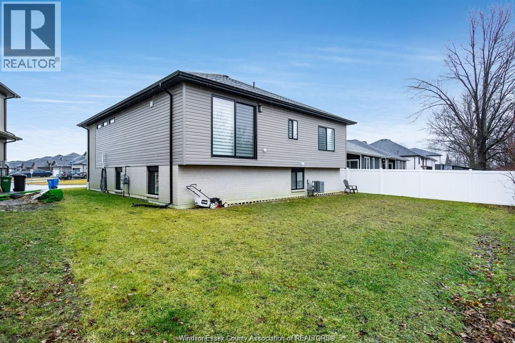 241 Robinson Avenue, Essex, Ontario  N8M 0A8 - Photo 41 - 26006643