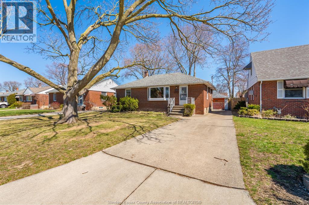 1024 Isabelle Place, Windsor, Ontario  N8S 3B2 - Photo 2 - 26006631
