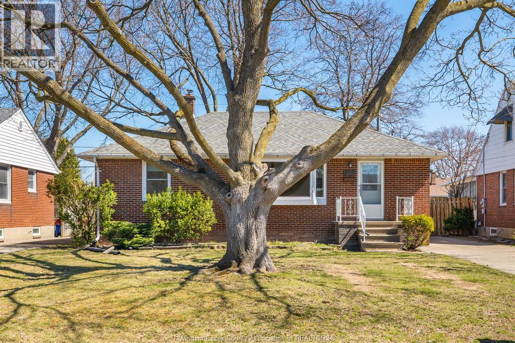 1024 Isabelle Place, Windsor, Ontario  N8S 3B2 - Photo 3 - 26006631