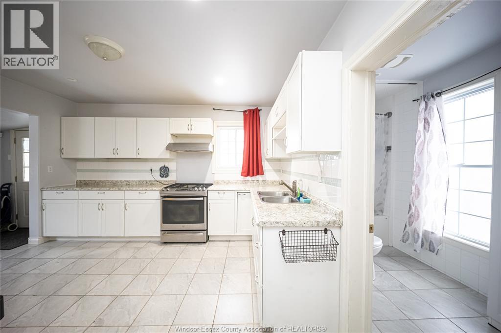 894 University Avenue, Windsor, Ontario N9A 2Z9 - Photo 17 - 26006629