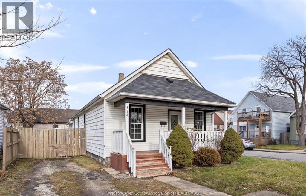 894 University Avenue, Windsor, Ontario N9A 2Z9 - Photo 2 - 26006629