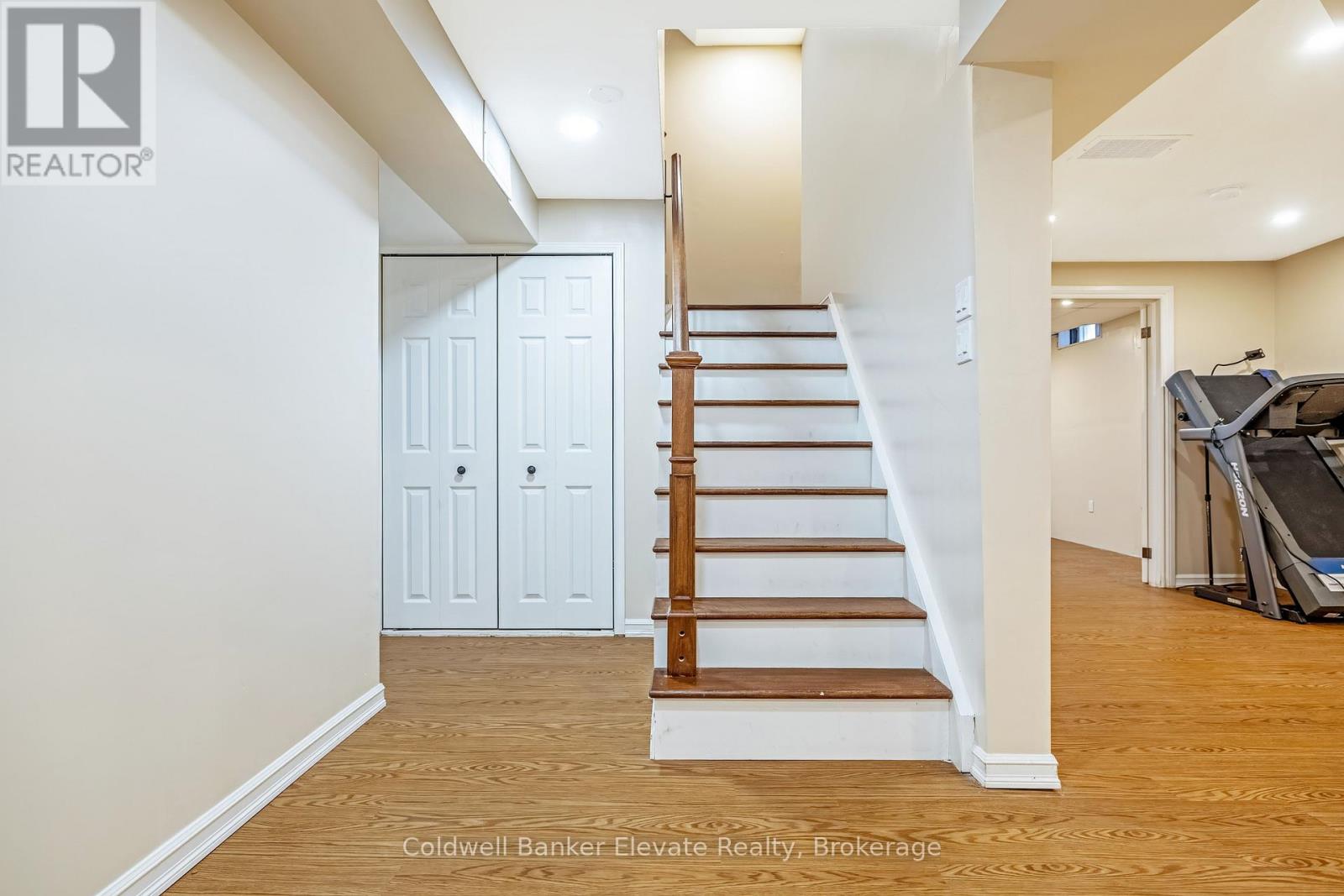 18 Handorf Drive, Cambridge, Ontario  N3C 3Y2 - Photo 36 - X12940212