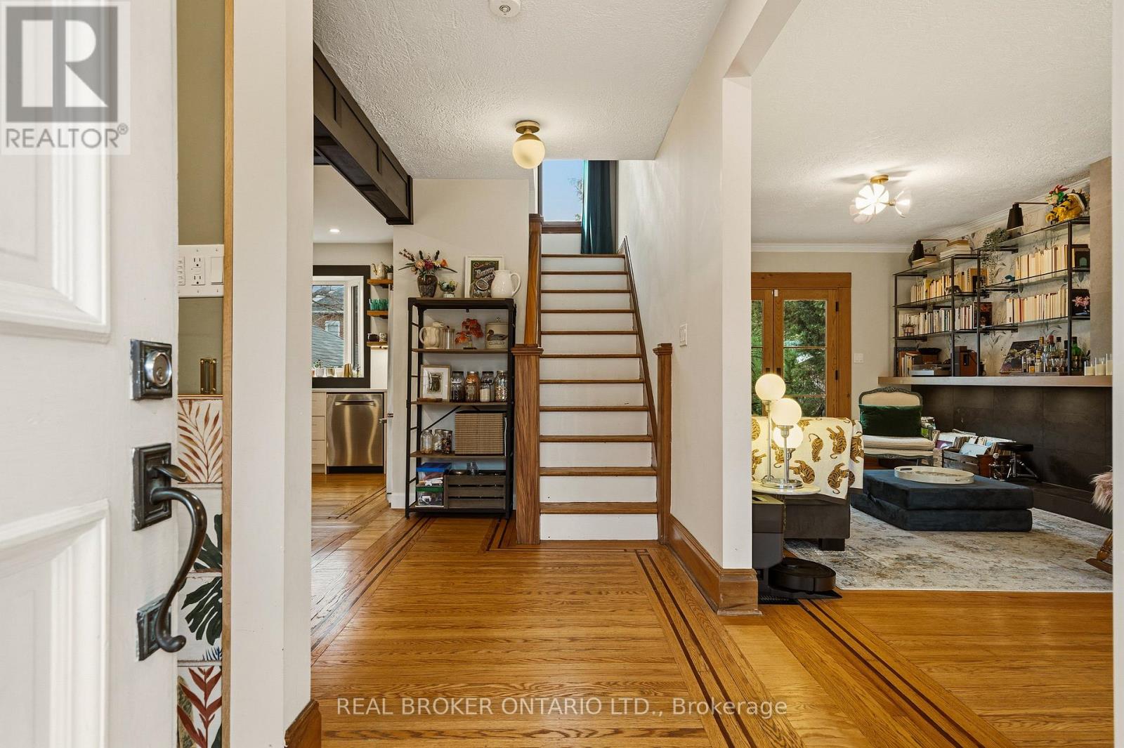 43 Balsam Avenue S, Hamilton, Ontario  L8M 3A9 - Photo 2 - X12940220