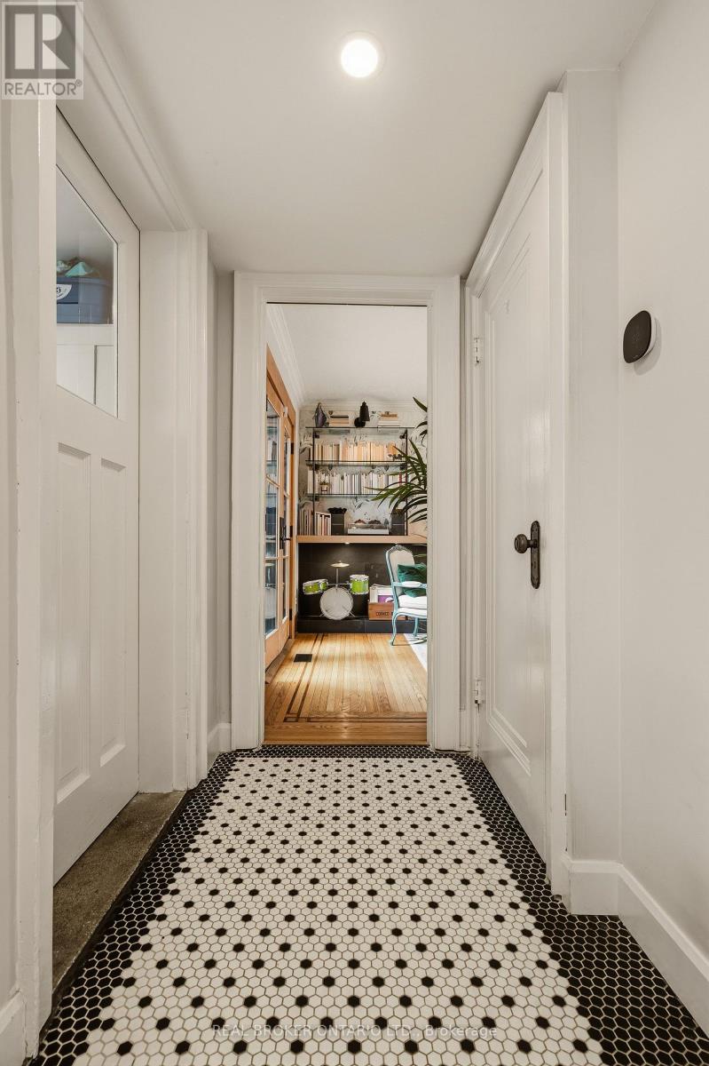 43 Balsam Avenue S, Hamilton, Ontario  L8M 3A9 - Photo 8 - X12940220