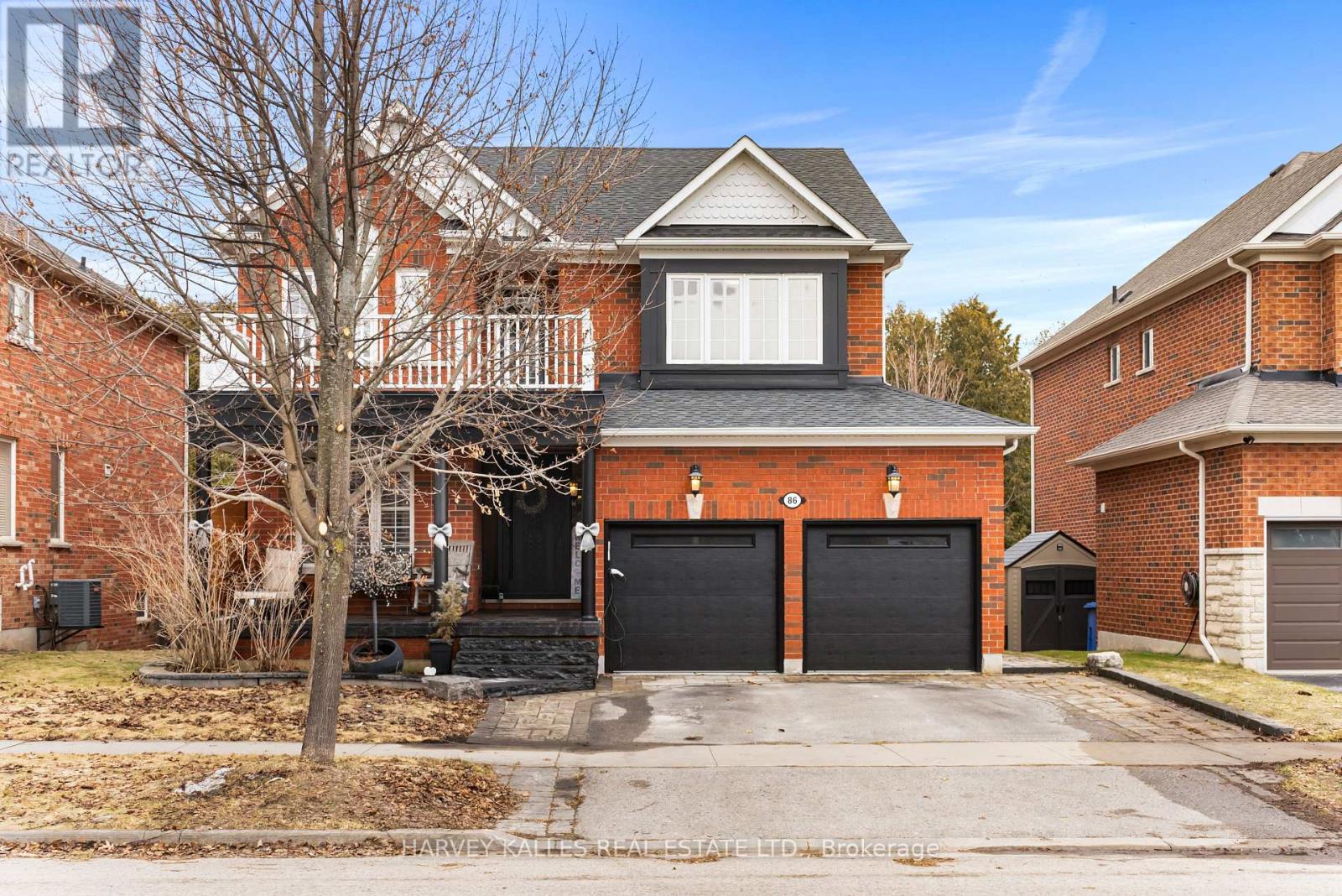 86 ROCKLAND CRESCENT, Whitby, Ontario