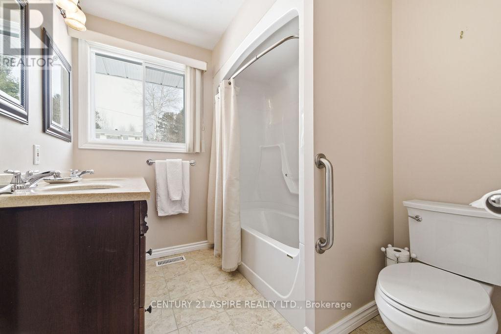 631 Birch Street, Petawawa, Ontario  K8A 7K7 - Photo 29 - X12940264