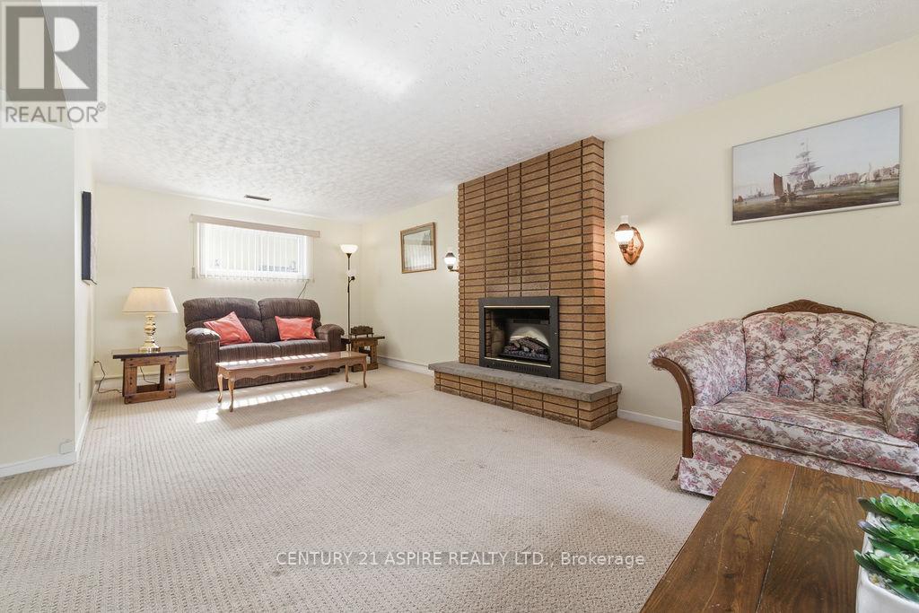 631 Birch Street, Petawawa, Ontario  K8A 7K7 - Photo 41 - X12940264