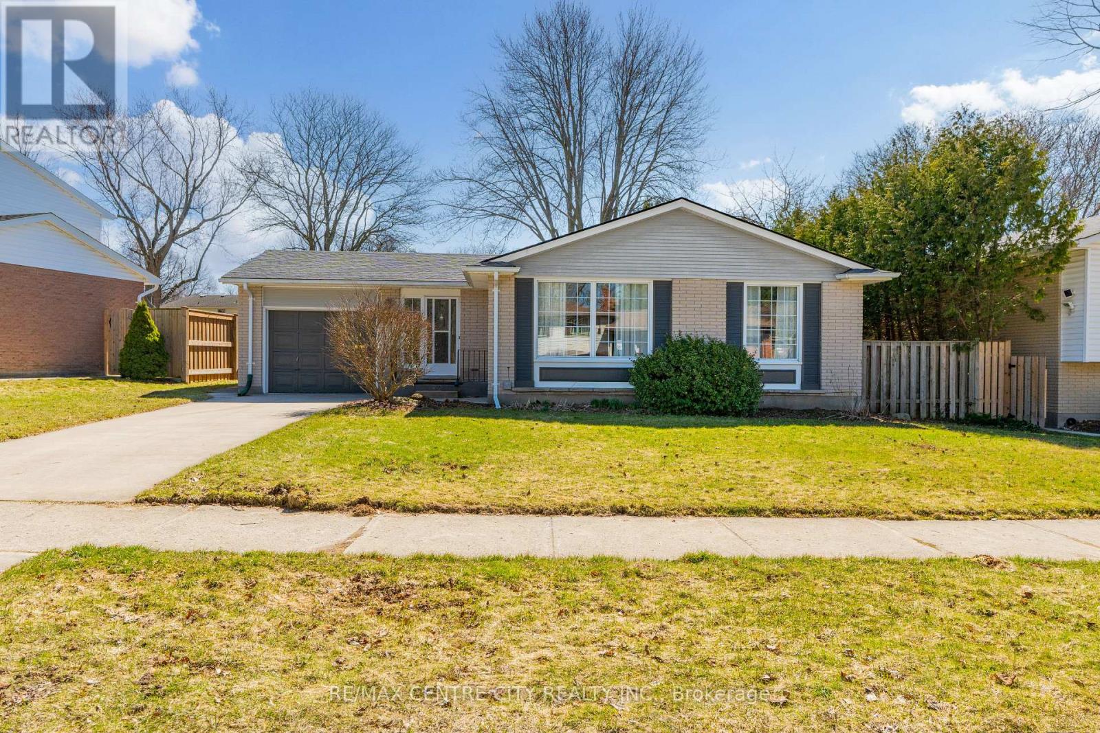 1102 PRINCE PHILIP DRIVE, London North, Ontario