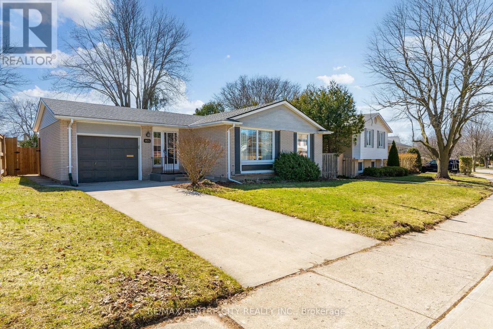 1102 Prince Philip Drive, London North, Ontario  N6H 4E5 - Photo 2 - X12792554