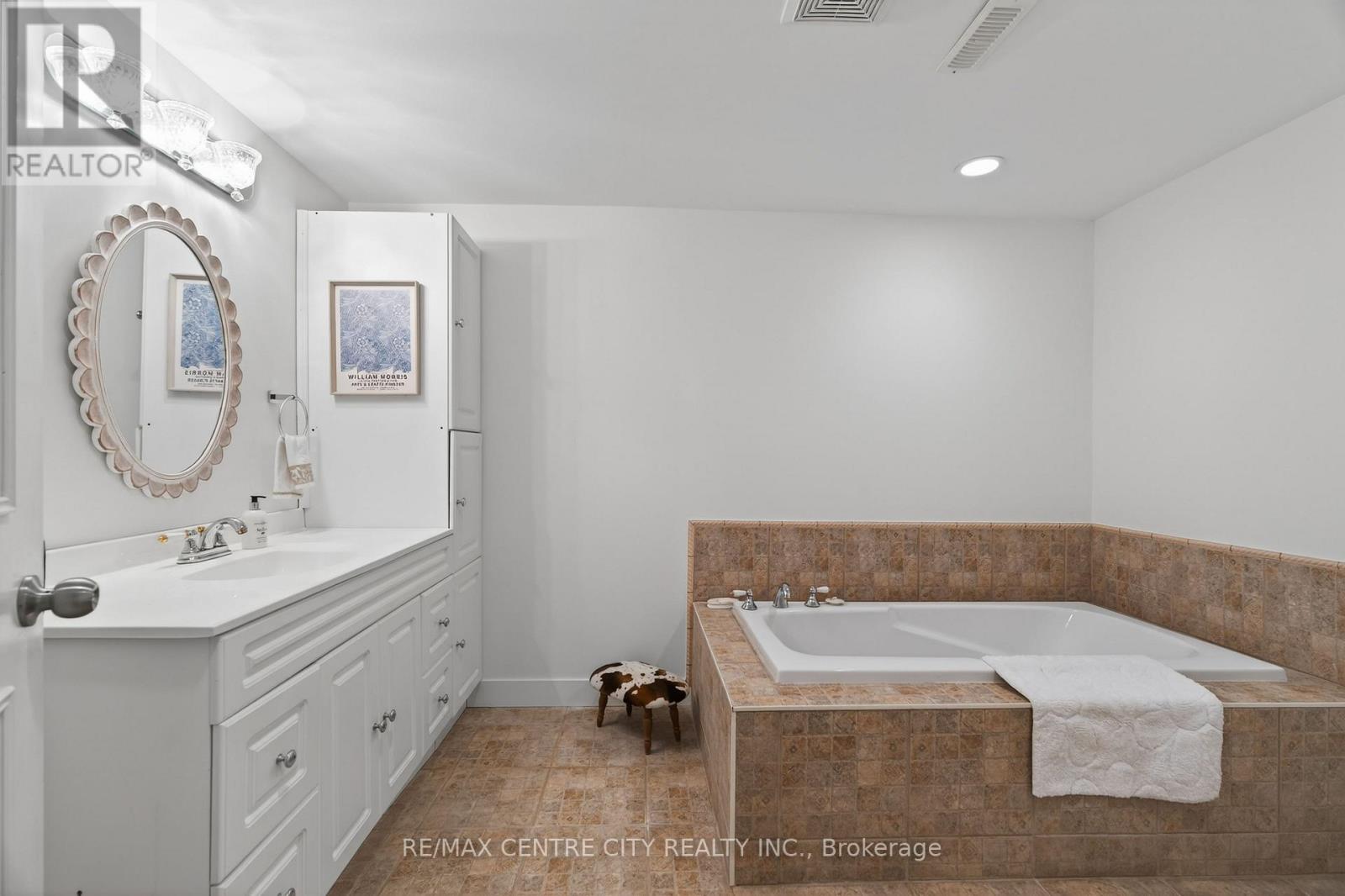 1102 Prince Philip Drive, London North, Ontario  N6H 4E5 - Photo 29 - X12792554