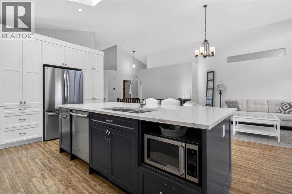 811 Boulder Creek Drive SE, Langdon, Alberta  T0J 1X3 - Photo 11 - A2277003