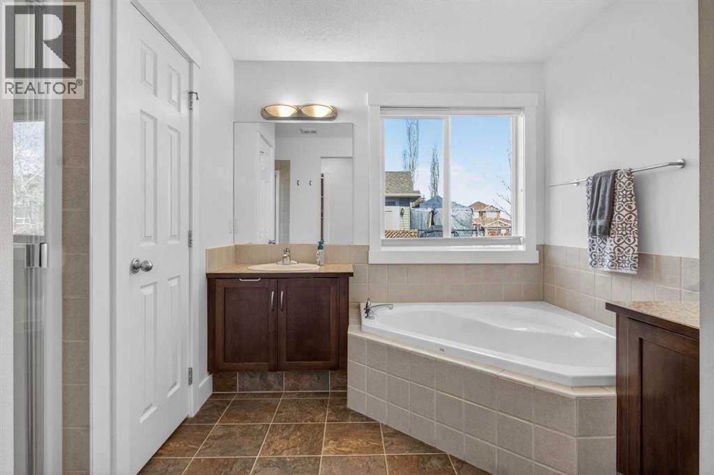 811 Boulder Creek Drive SE, Langdon, Alberta  T0J 1X3 - Photo 23 - A2277003