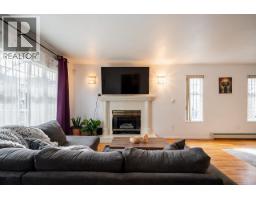 <div class="price">$1,150,000</div> 1407 E 12th Avenue, Vancouver<br><div style="margin-bottom:8px;"><small>Exp Realty</small></div><div class='bed_bath'>4 Bed | 4 Bath</div>