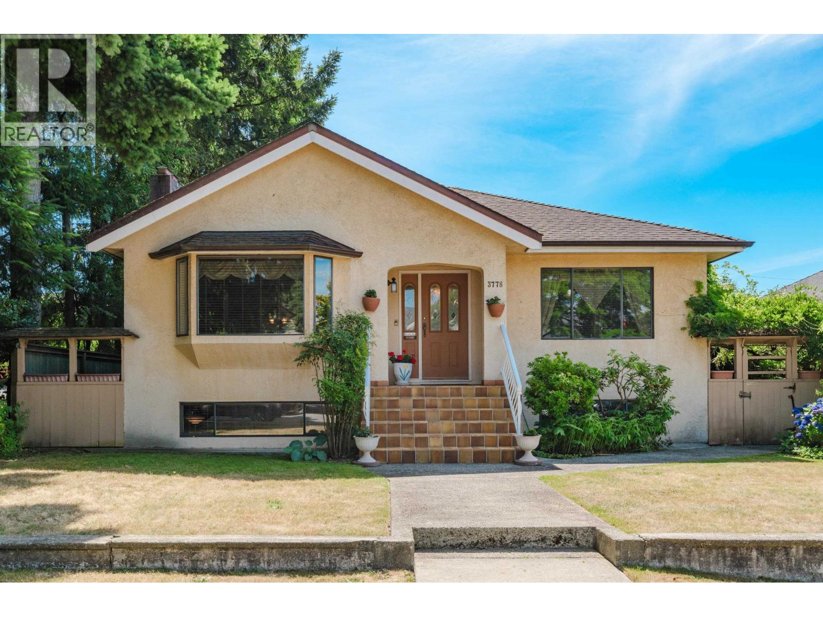 3778 TRIUMPH STREET, Burnaby, British Columbia