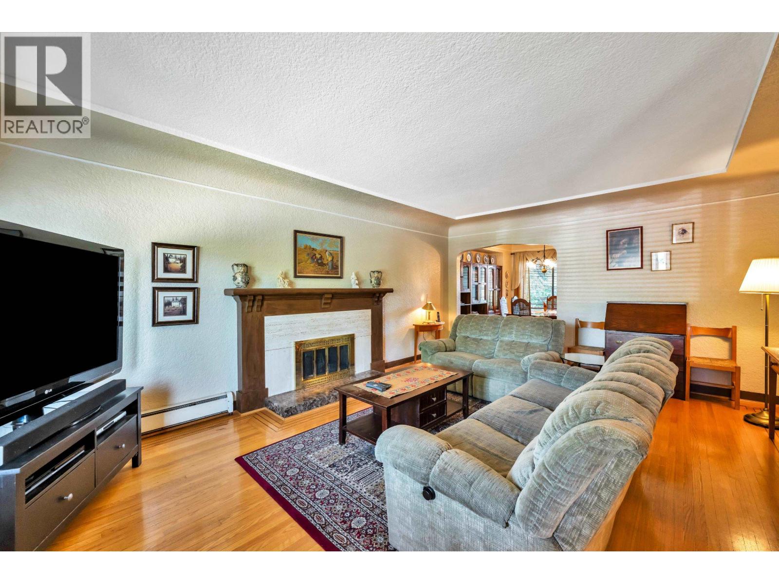 3778 Triumph Street, Burnaby, British Columbia  V5C 1Y4 - Photo 2 - R3090665