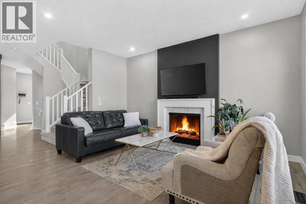 96 Emberside Glen, Cochrane, Alberta  T4C 2L7 - Photo 1 - A2296010