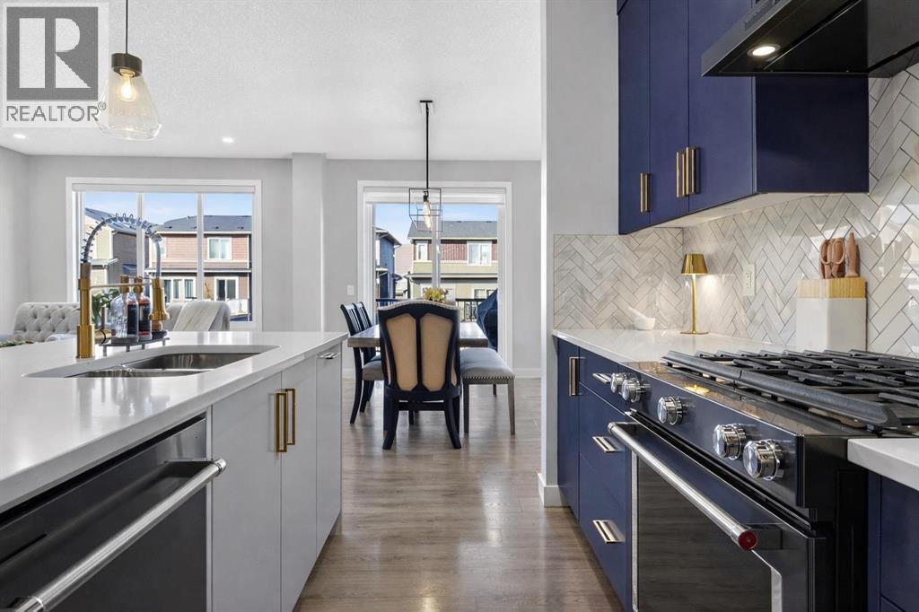 96 Emberside Glen, Cochrane, Alberta  T4C 2L7 - Photo 9 - A2296010