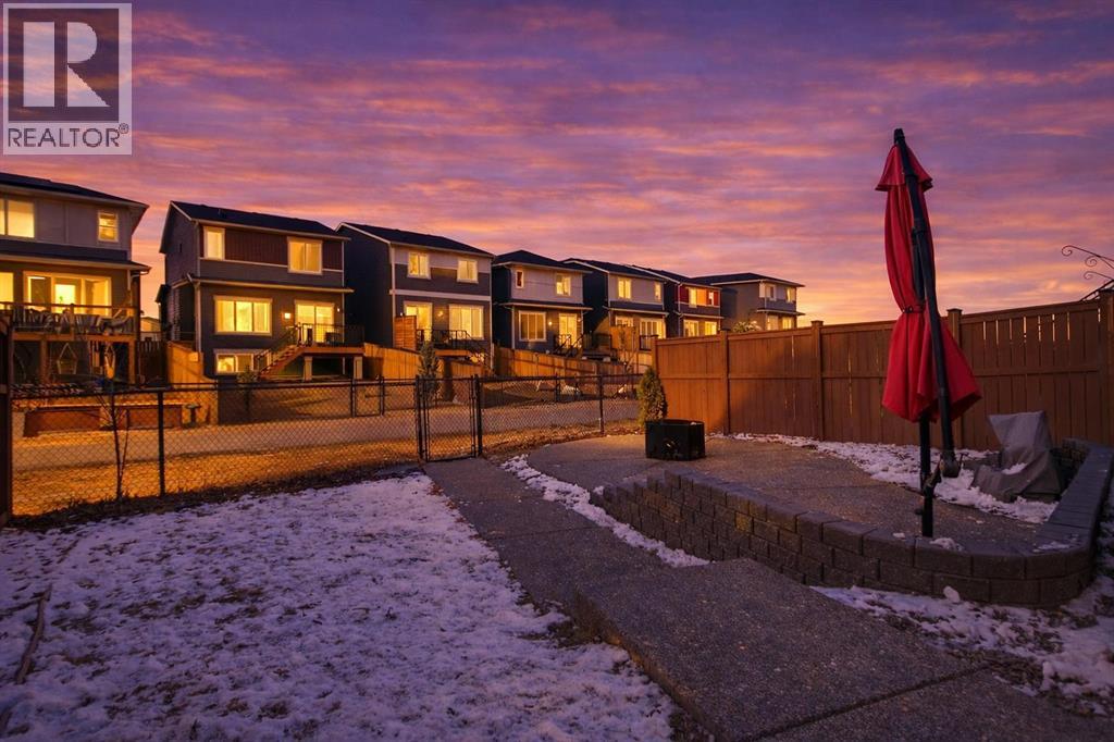 96 Emberside Glen, Cochrane, Alberta  T4C 2L7 - Photo 4 - A2296010